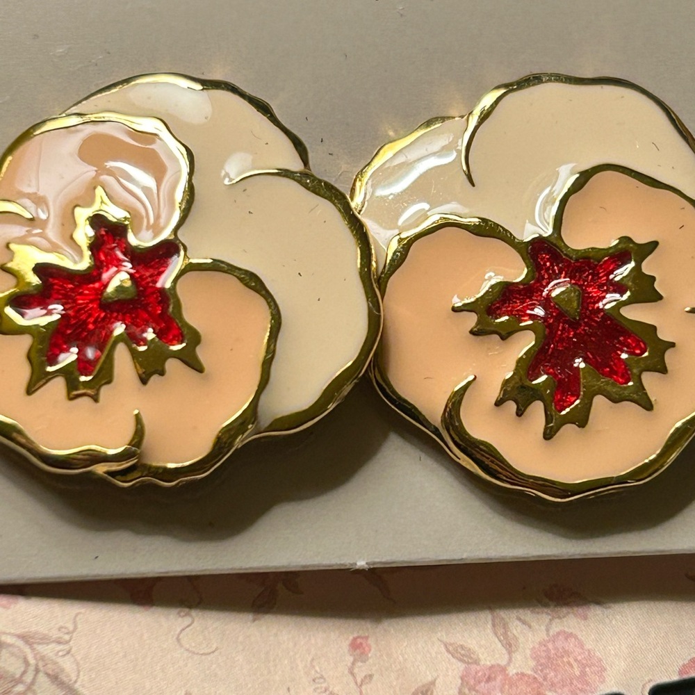 Vintage Avon Floral Enamel Earrings in Peach, Cream & Red 1990 New in Box